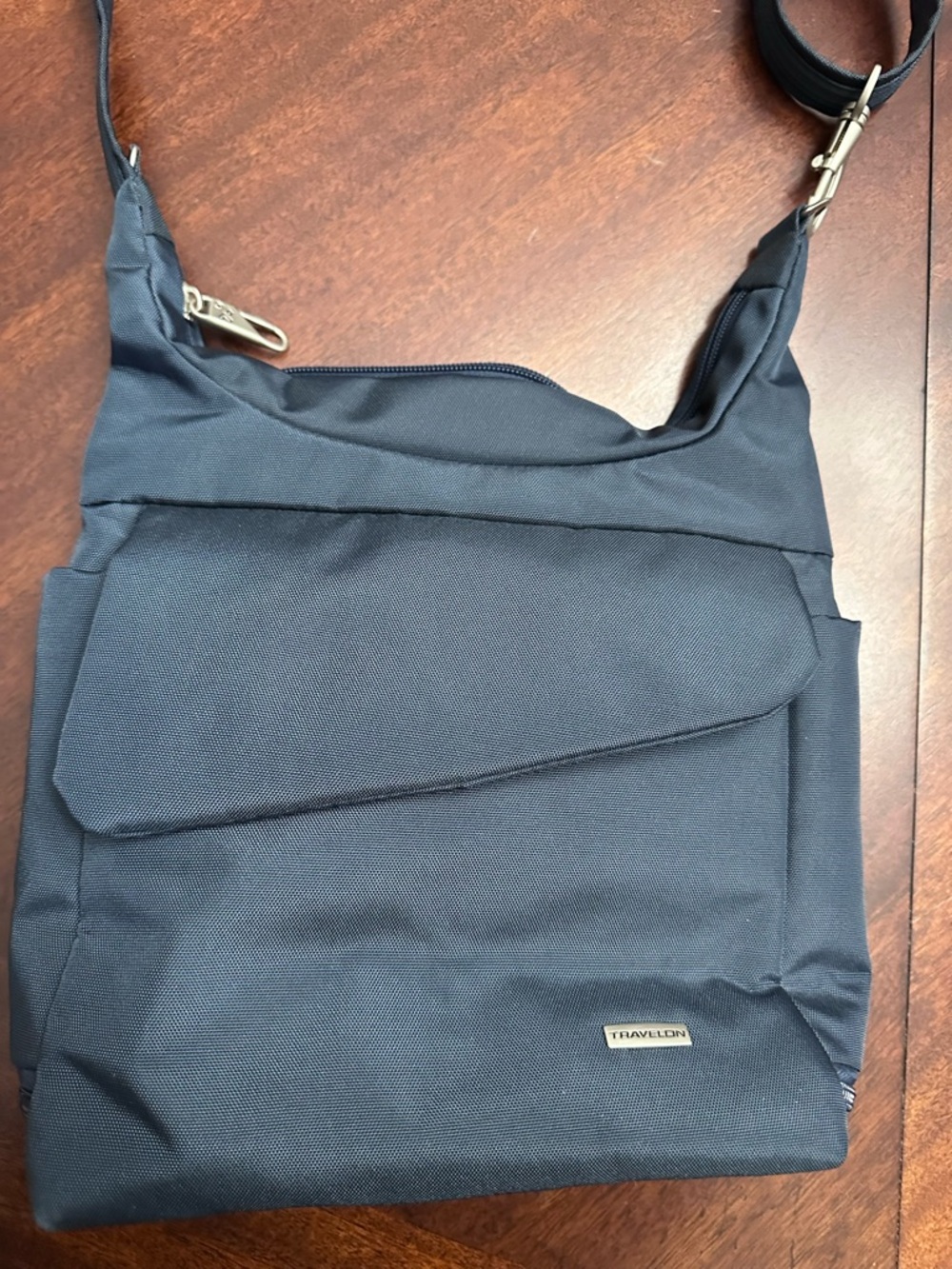 Travelon Anti-theft Classic Crossbody Lightweight RFID Travel Handbag NWOT